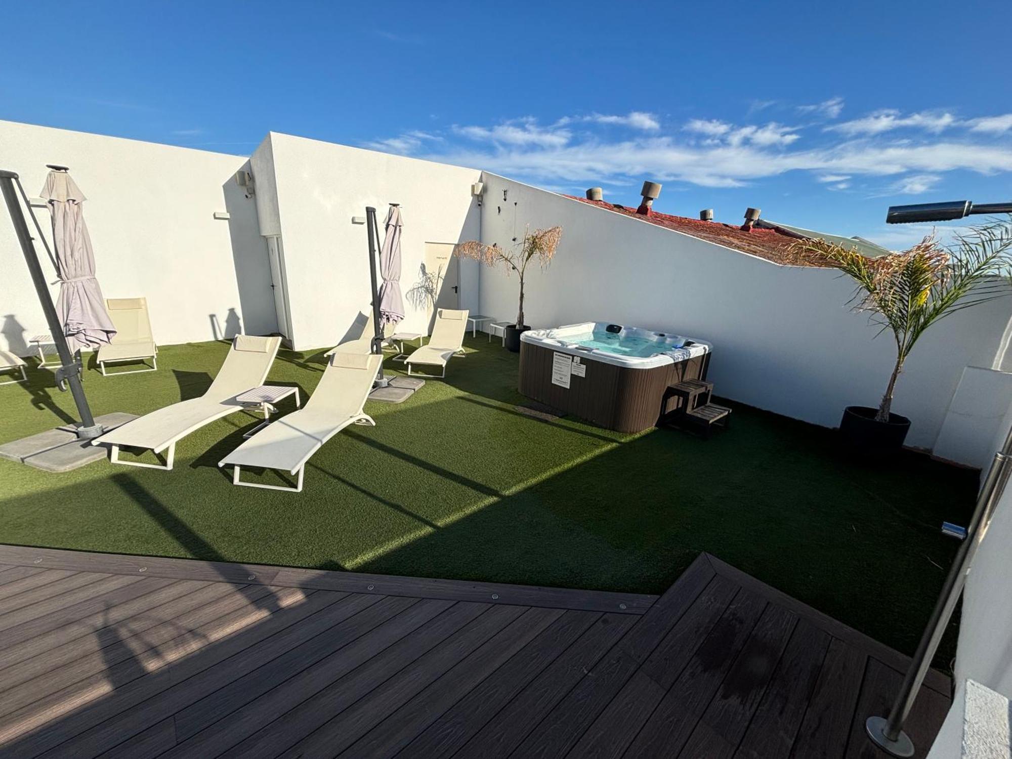 Daos Suites & Terrace Marbellac Extérieur photo
